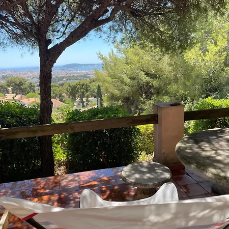 Holiday home Au Calme Des Pins Avec Vue Toulon