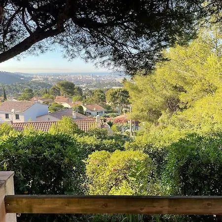 Au Calme Des Pins Avec Vue