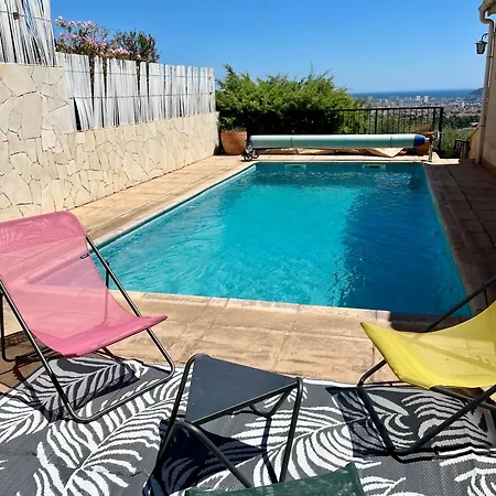 Дом отдыха Au Calme Des Pins Avec Vue Тулон