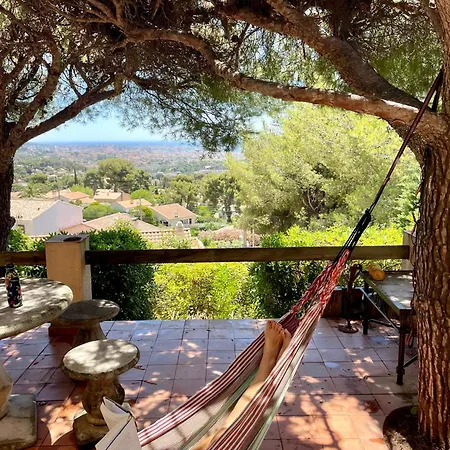 Дом отдыха Au Calme Des Pins Avec Vue Тулон