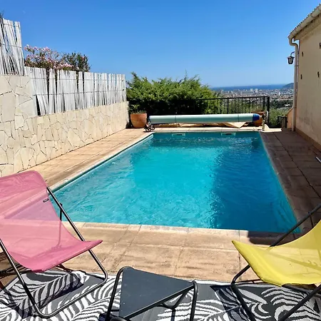 Сasa de vacaciones Au Calme Des Pins Avec Vue Tolón