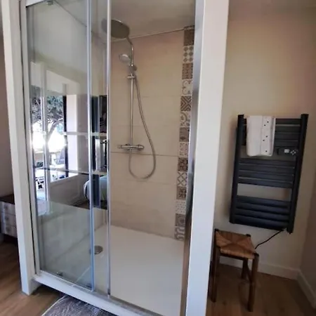 Au Calme Des Pins Avec Vue *