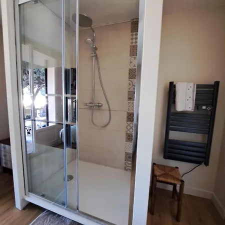 Au Calme Des Pins Avec Vue Тулон