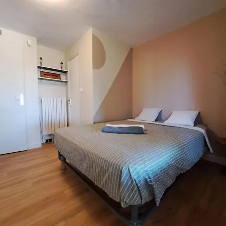 Au Calme Des Pins Avec Vue