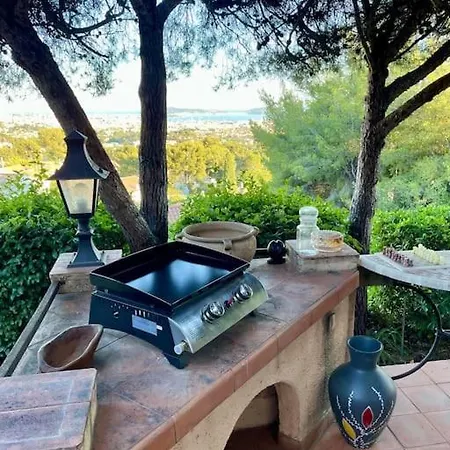 Дом отдыха Au Calme Des Pins Avec Vue