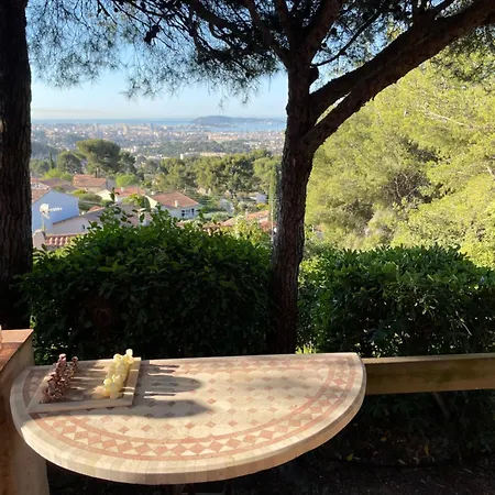 Au Calme Des Pins Avec Vue Дом отдыха *